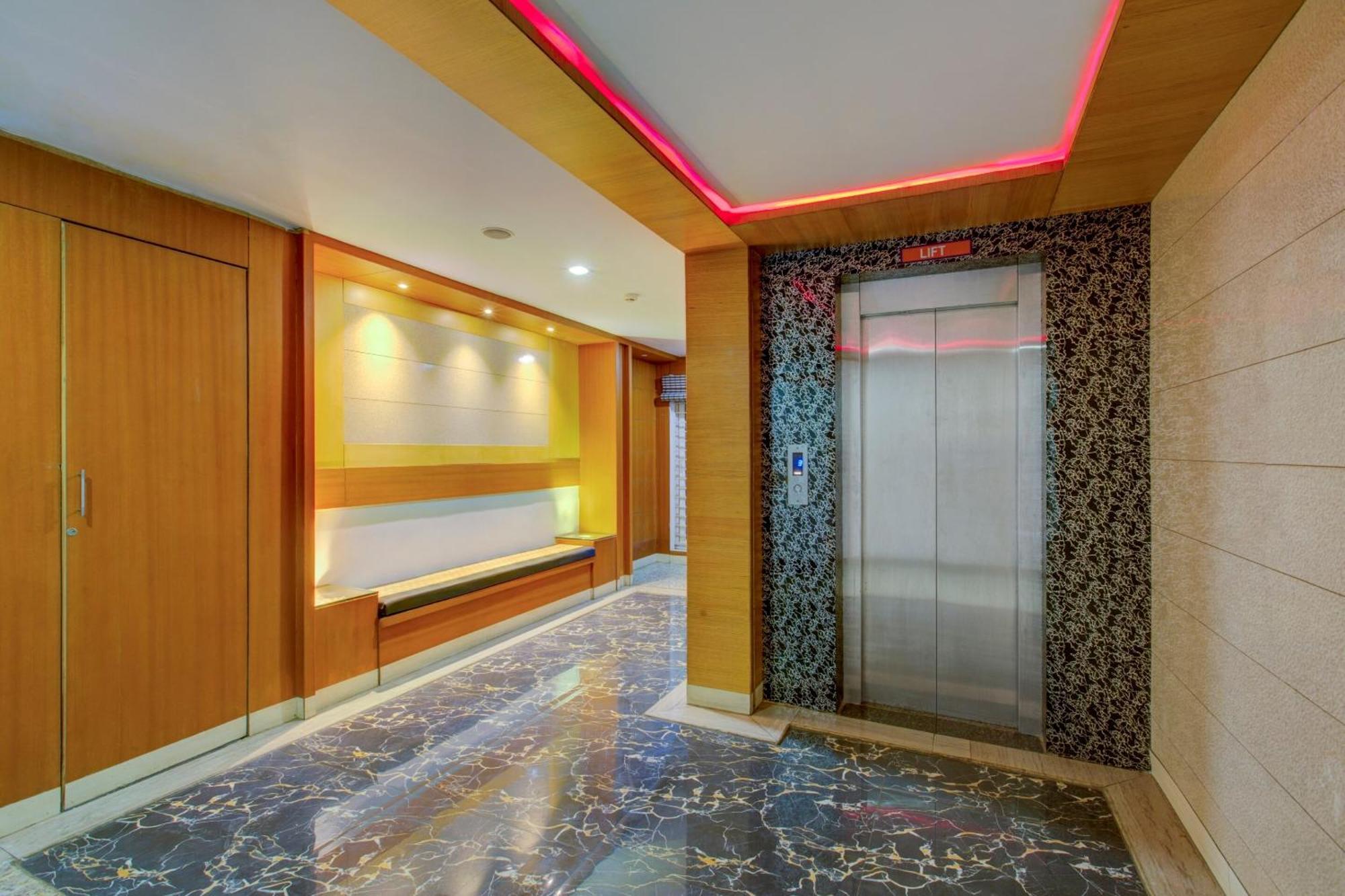 Super Townhouse Oak Jvh Hotel Бангалор Экстерьер фото
